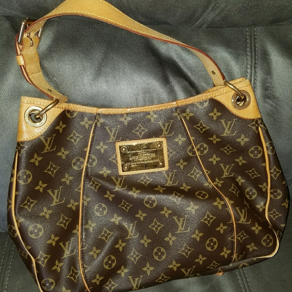 Louis Vuitton Galliera GM Bag